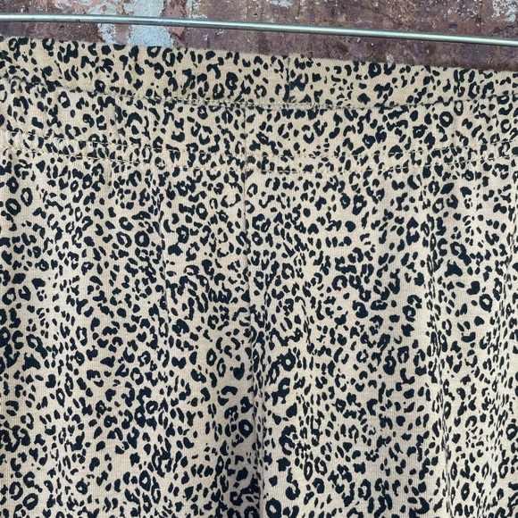 Ladies Old Navy Animal Print Elastic Waist Leggings Size Medium - Picture 2 of 7